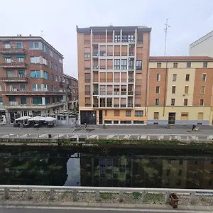https://navigli-ascanio-sforza-cozy-apartment.it-lombardy.com